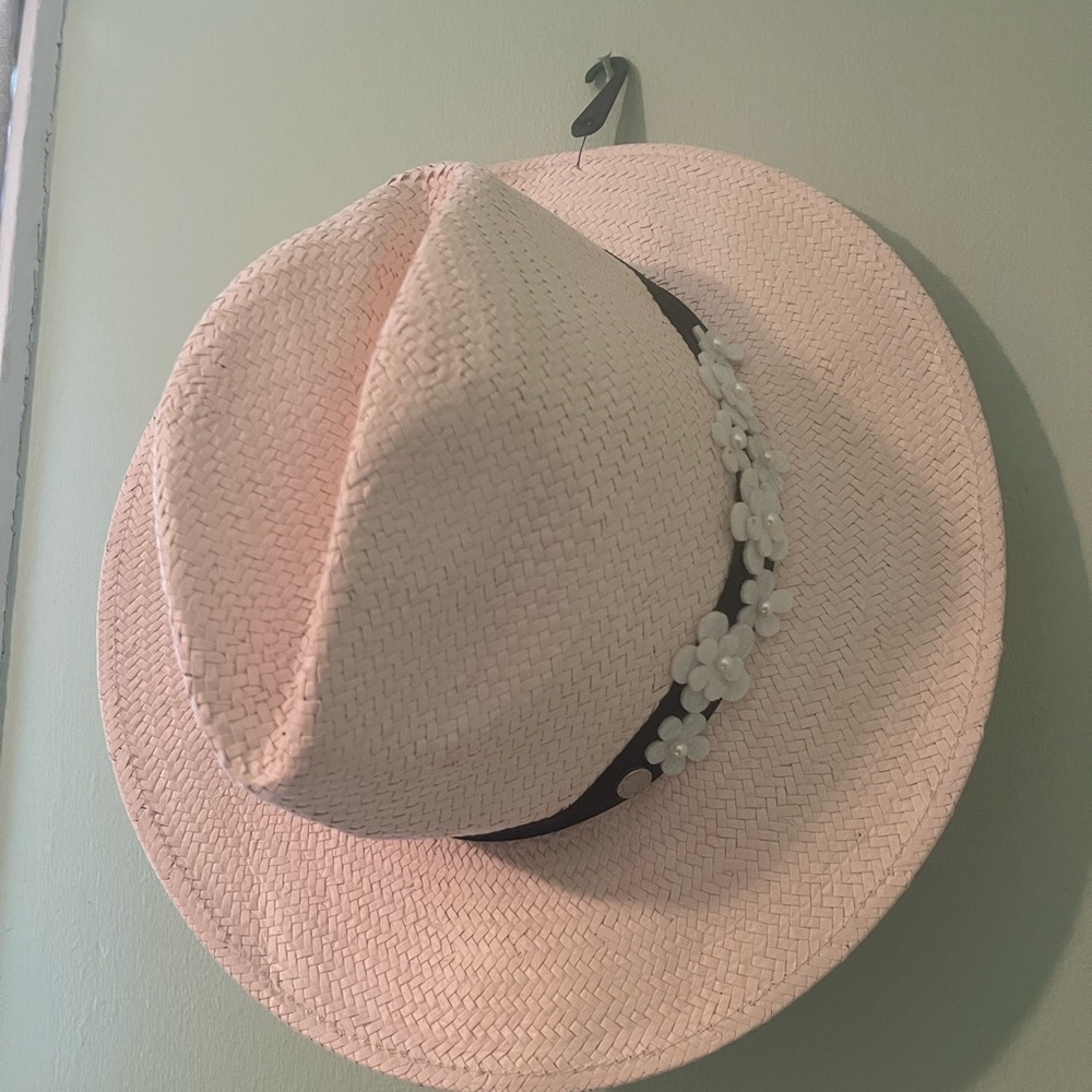 NWT KARL LAGERFELD Straw Hat with Floral Band